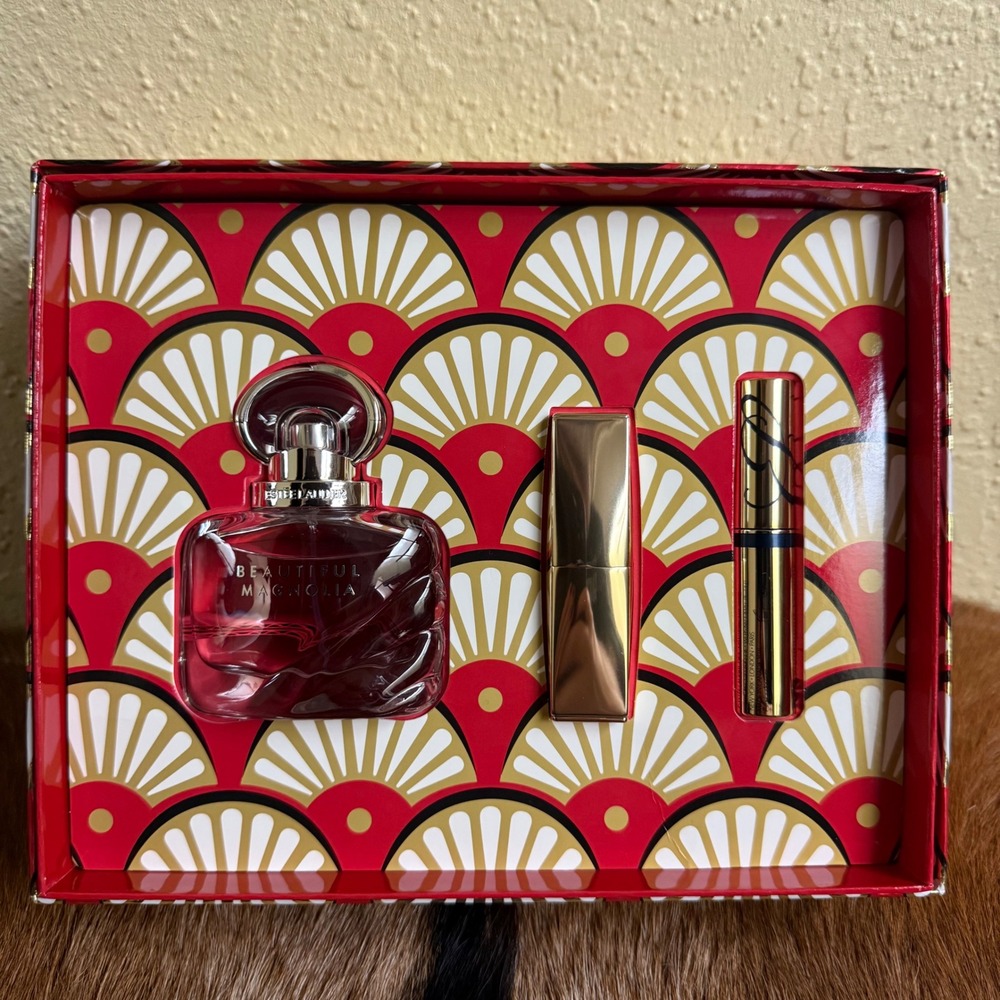 NEW $135 Estee Lauder Beautiful Magnolia Fragrance and Makeup 3-Piece Gift Set‎